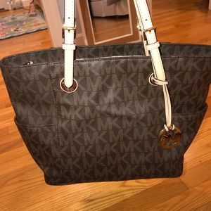 Michael Kors Classic Signature Logo Tote